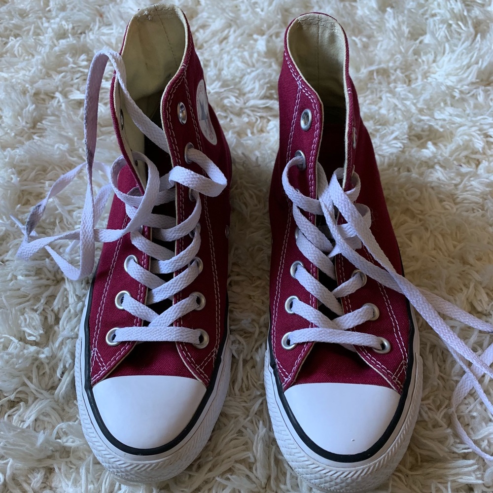 Red high top converse - Picture 2 of 4